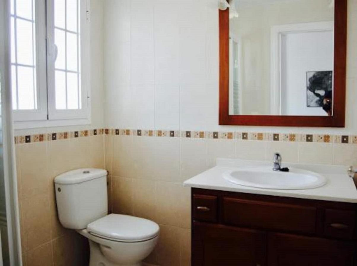 Fantastic 1 Bedroom Apartment In The Centre Of Nerja Esterno foto
