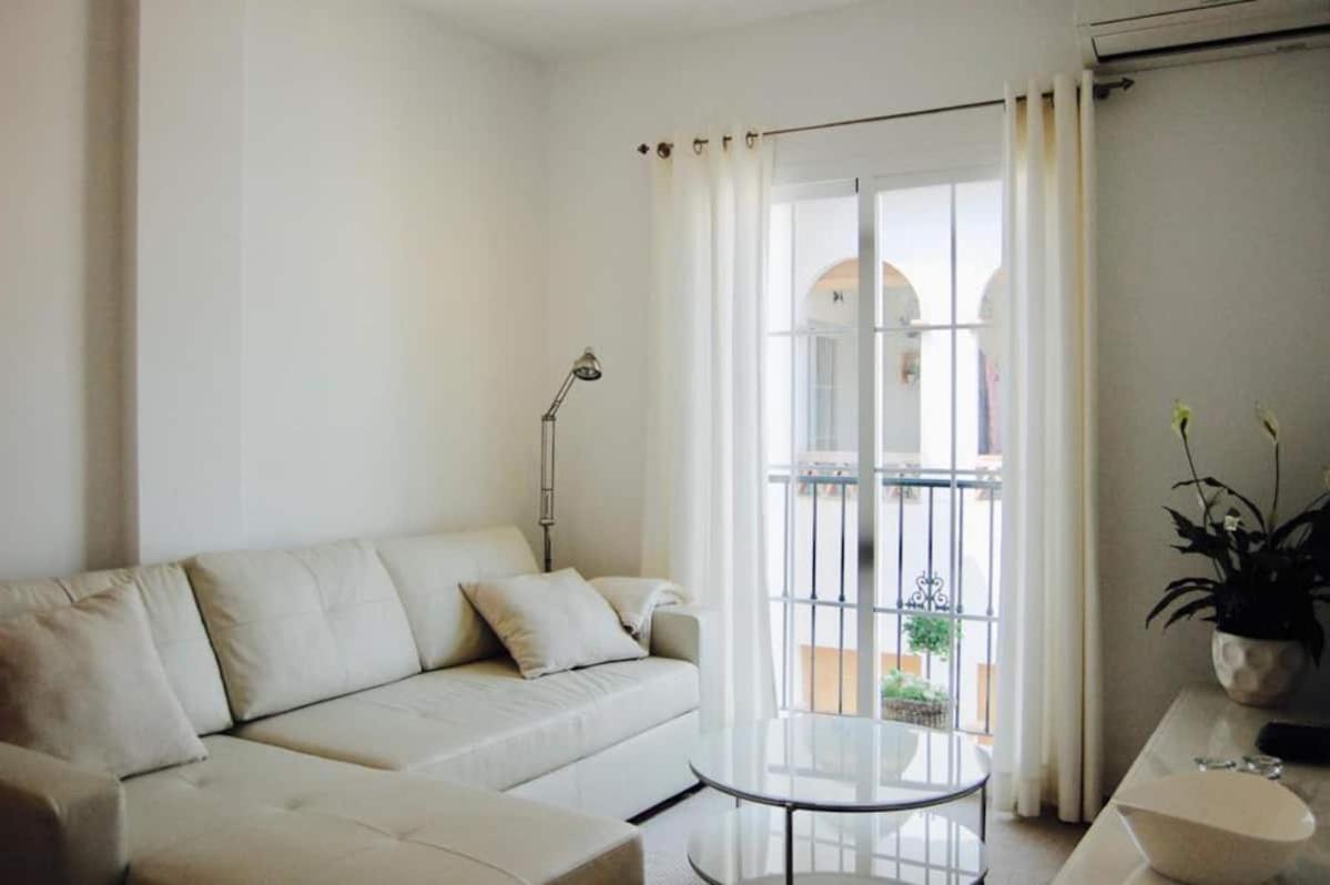 Fantastic 1 Bedroom Apartment In The Centre Of Nerja Esterno foto